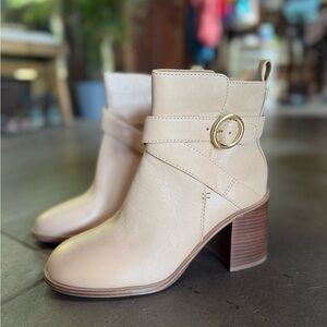 NWOT Crown Vintage Cream Ankle Boots with Gold Buckle